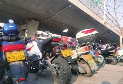 “黃牌”小電電不能騎后 咋處理？