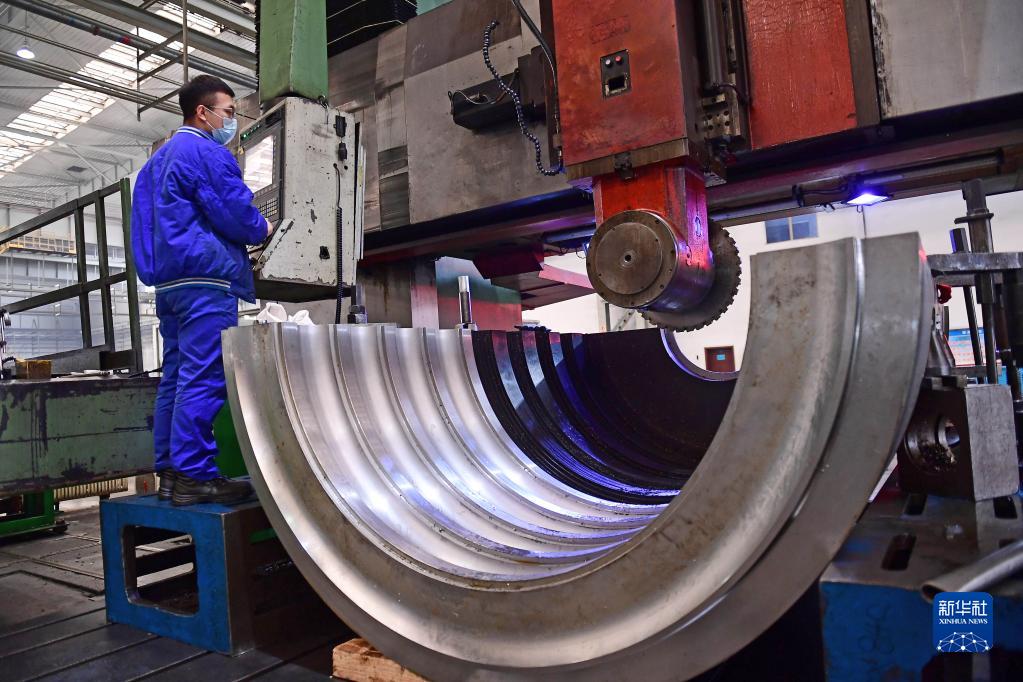 步履堅(jiān)定，共繪高質(zhì)量發(fā)展新篇章——各地貫徹黨的十九屆六中全會(huì)精神紀(jì)實(shí)