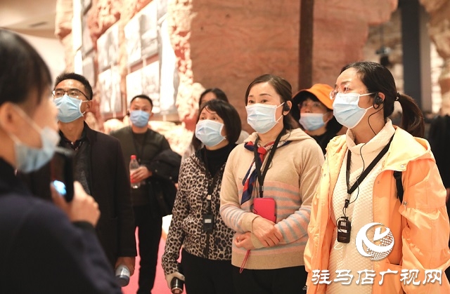 駐馬店市公共資源交易中心開展黨史教育實(shí)踐活動(dòng)