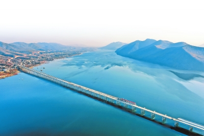 項目數(shù)量達53個 總里程3390公里 河南在建高速公路項目創(chuàng)歷年之最