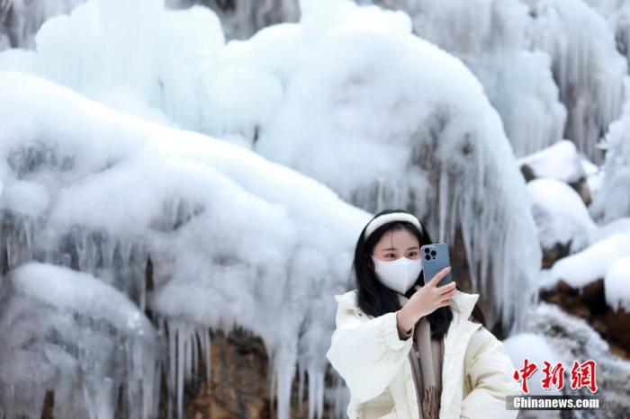元旦假期“不走遠(yuǎn)，周邊玩” 冰雪游迎來熱潮