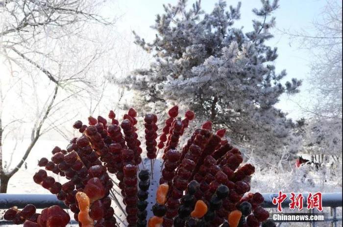 今日小寒丨綠蟻新醅酒，紅泥小火爐