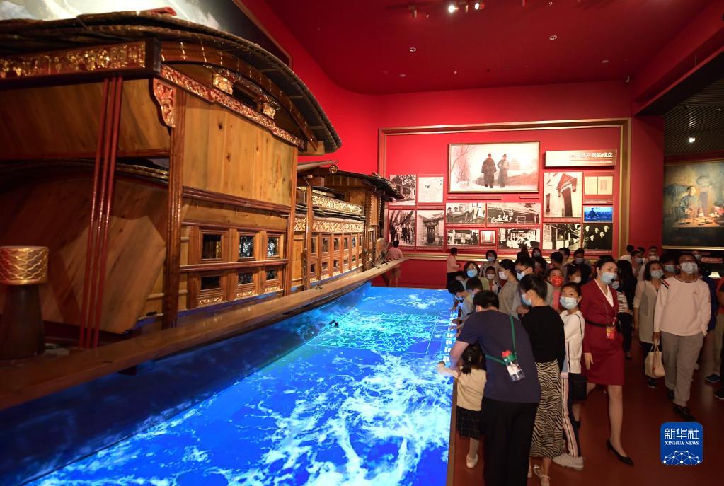 傳承優(yōu)良作風 奮進復興征程——2021年以習近平同志為核心的黨中央推進作風建設紀實