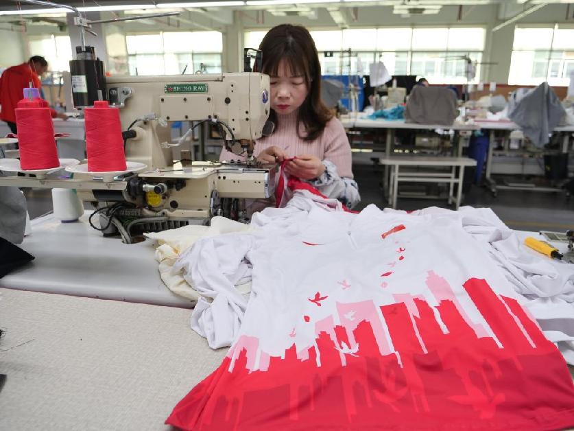 走近冬奧丨 “刀槍不入”的冬奧比賽服是怎樣煉成的？