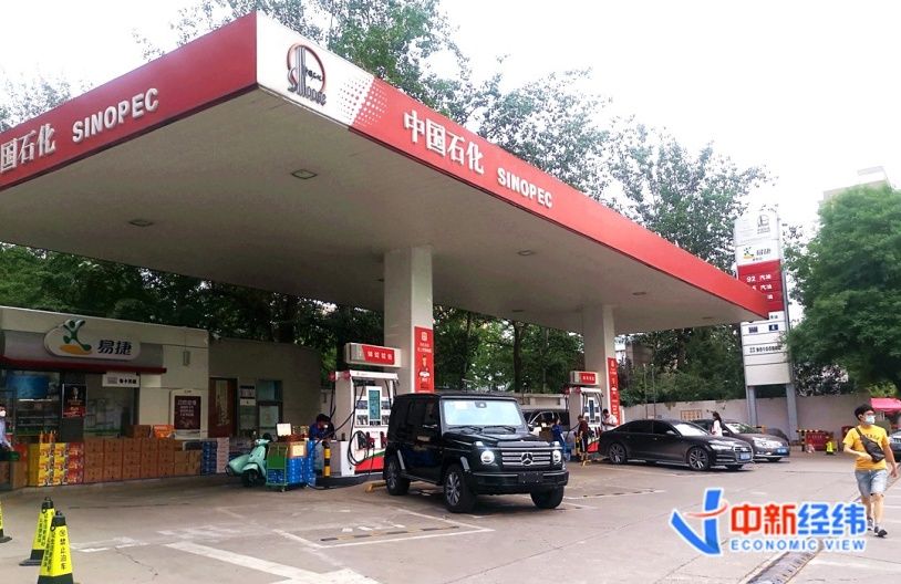 車主注意了！今晚將調(diào)油價 加滿一箱或多花12元
