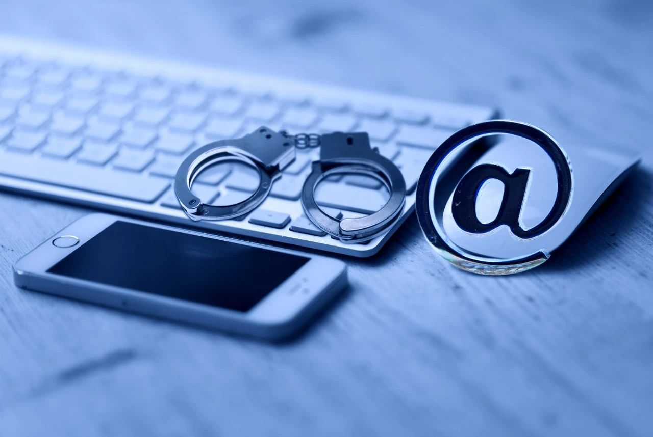 公安部：依法嚴(yán)厲打擊涉詐域名非法技術(shù)服務(wù)犯罪團伙