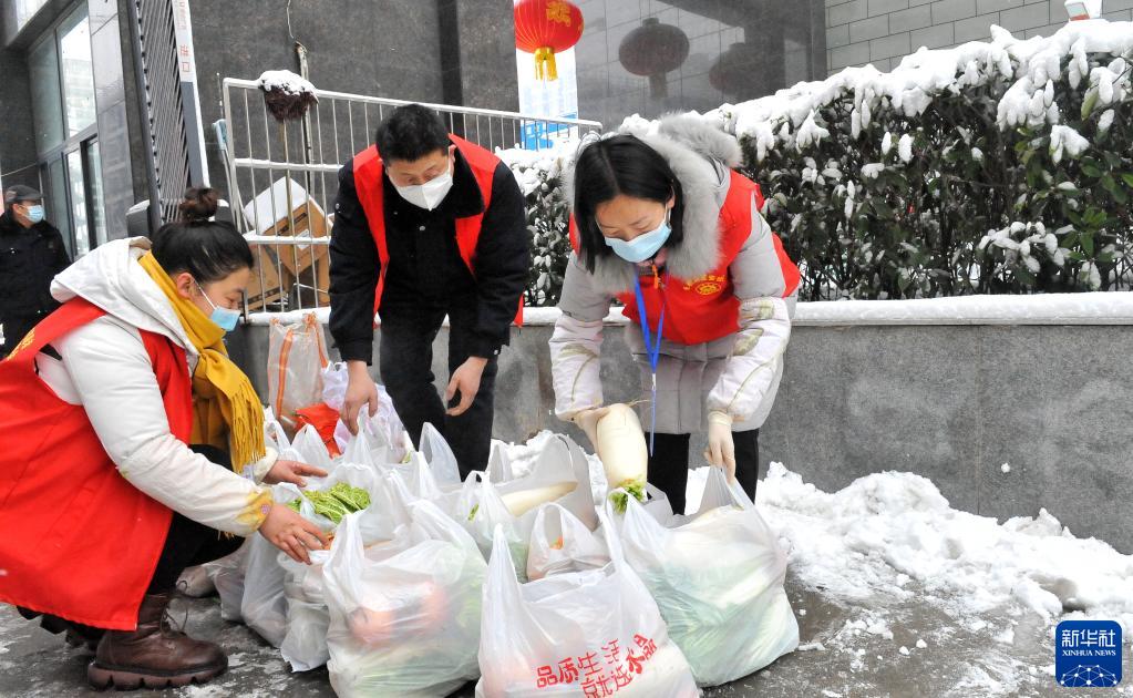 奮進(jìn)新征程 建功新時(shí)代｜“人民至上、生命至上”——抗擊世紀(jì)疫情彰顯“中國之治”優(yōu)勢