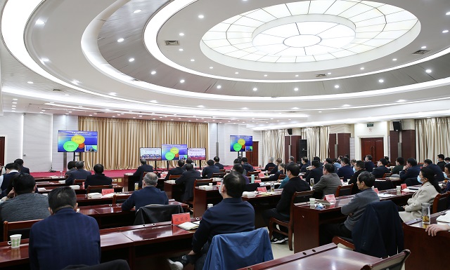 鮑常勇：提升能力作風(fēng)保持奮斗姿態(tài) 推動(dòng)經(jīng)濟(jì)發(fā)展開(kāi)門(mén)紅全年紅