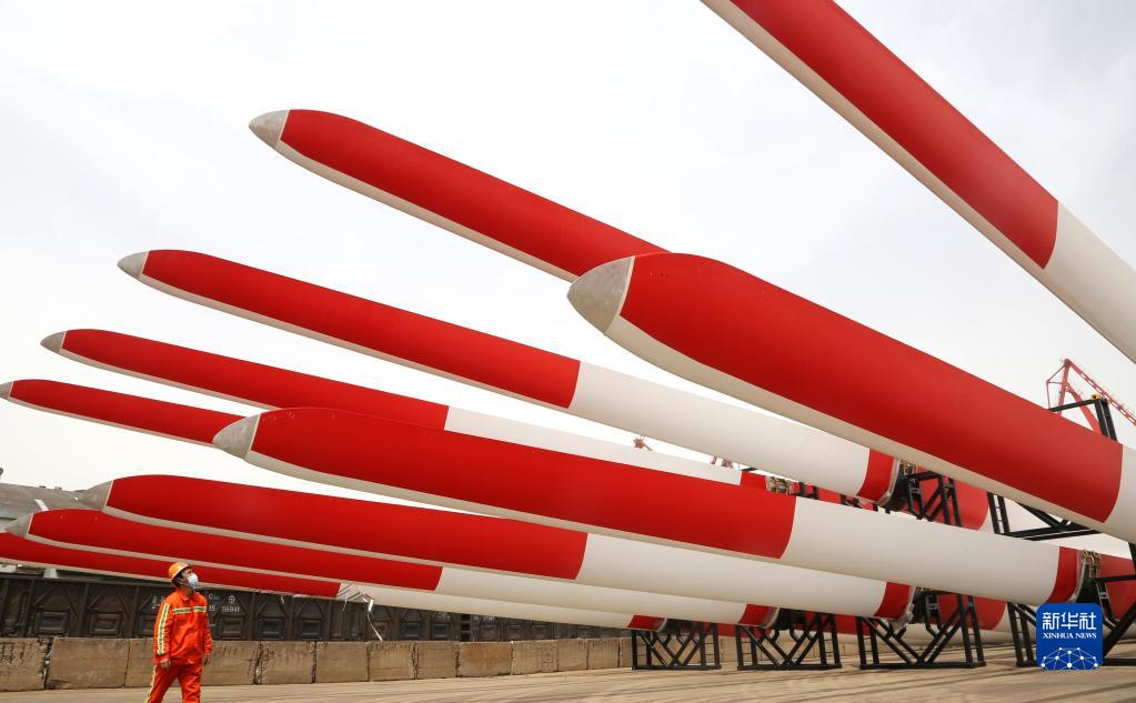 從政府工作報告看2022年中國發(fā)展新走向