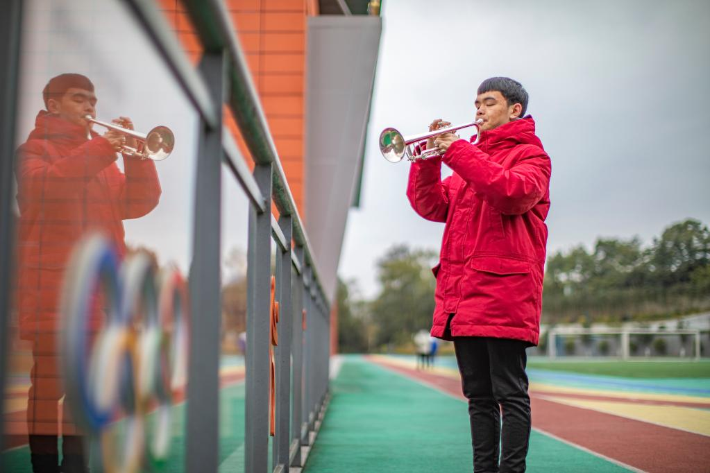 用音樂“看見”世界，也讓世界看到我們——盲童管樂團孩子們的故事