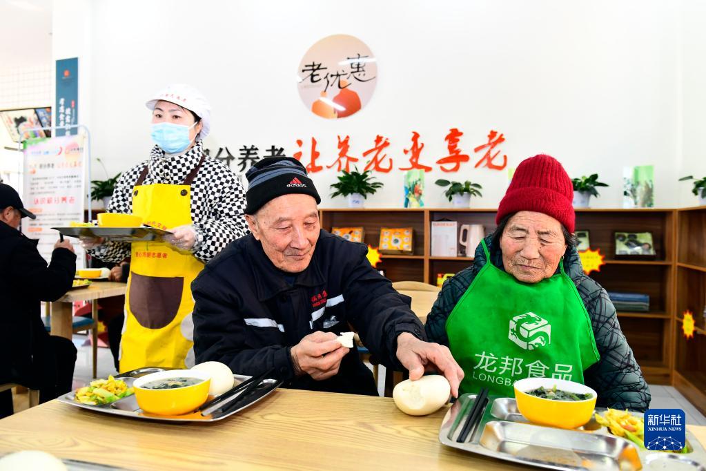 又乘春風(fēng)浩蕩時——習(xí)近平總書記同全國兩會代表委員共商國是十年紀實