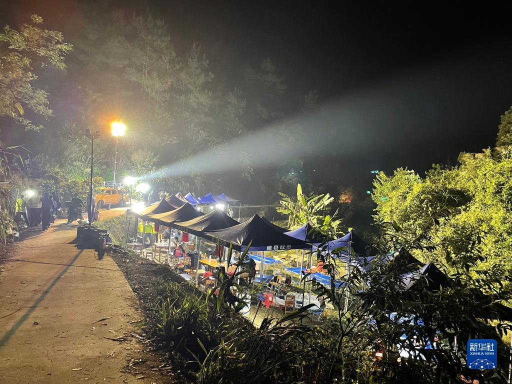 緊急救援！東航客機墜毀事故搜救進行時