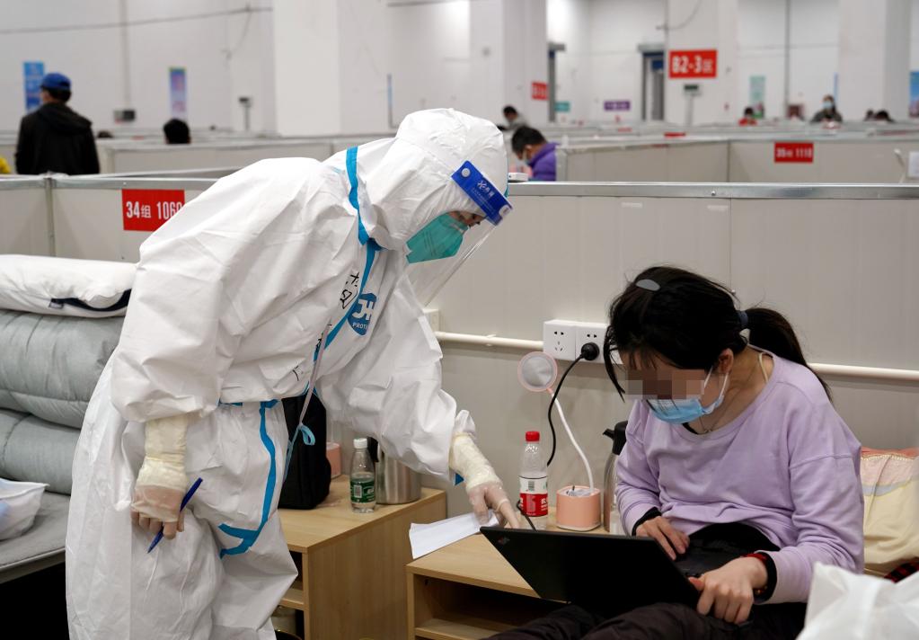 新華全媒+丨疫情波及31個(gè)省份，“五一”假期如何做好防疫？國(guó)務(wù)院聯(lián)防聯(lián)控機(jī)制權(quán)威回應(yīng)來(lái)了