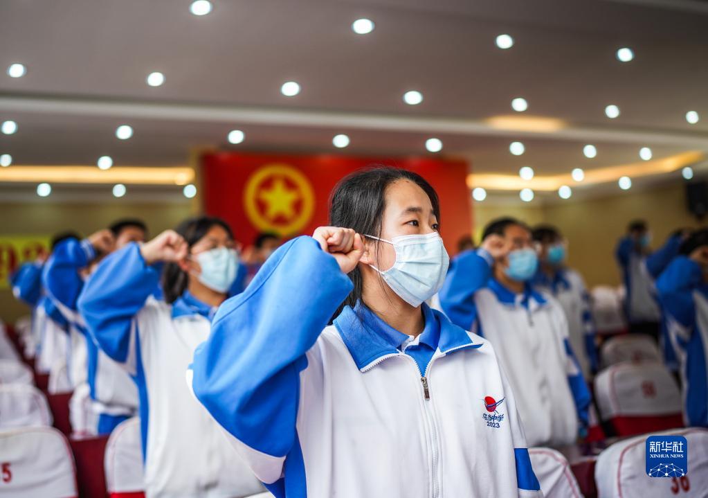 以青春之我，貢獻偉大時代——寫在慶祝中國共產(chǎn)主義青年團成立100周年大會召開之際
