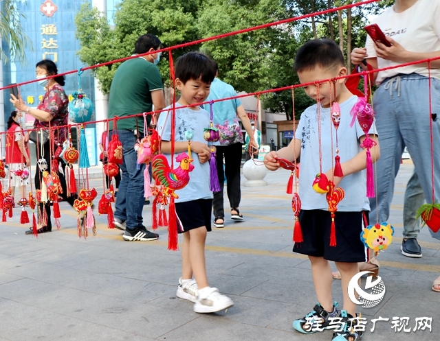 迎端午！駐馬店市實(shí)驗(yàn)幼兒園上演趣味“中國(guó)風(fēng)”