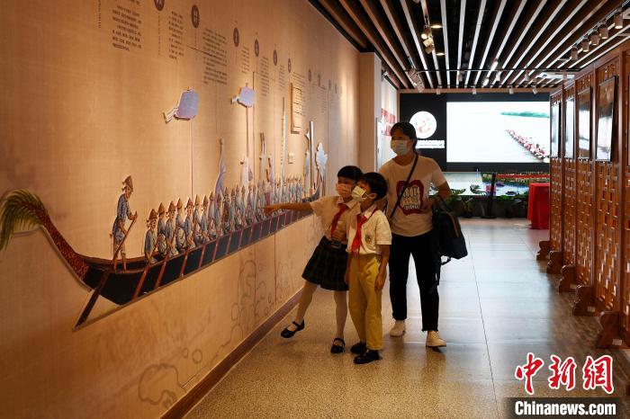 口罩戴前要甩一甩？染色口罩不安全？關(guān)于口罩的那些事兒……