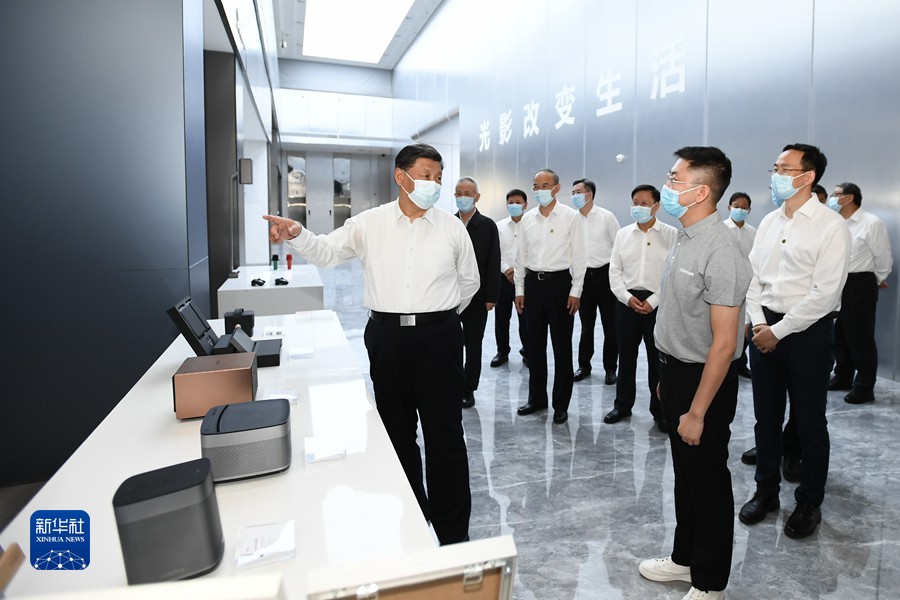 習(xí)近平在四川考察時強(qiáng)調(diào) 深入貫徹新發(fā)展理念主動融入新發(fā)展格局 在新的征程上奮力譜寫四川發(fā)展新篇章