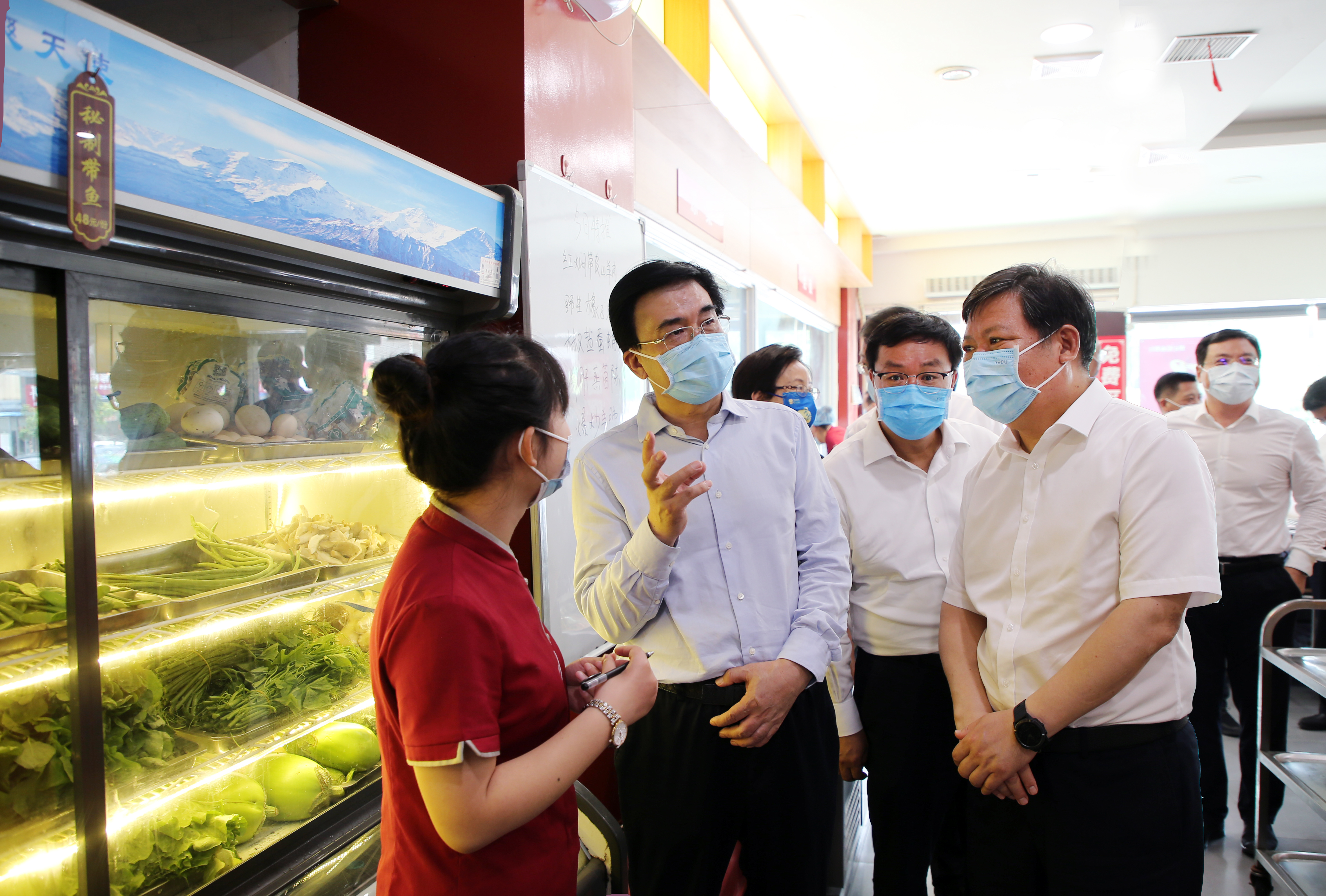 何金平到駐馬店市調(diào)研穩(wěn)經(jīng)濟促增長工作