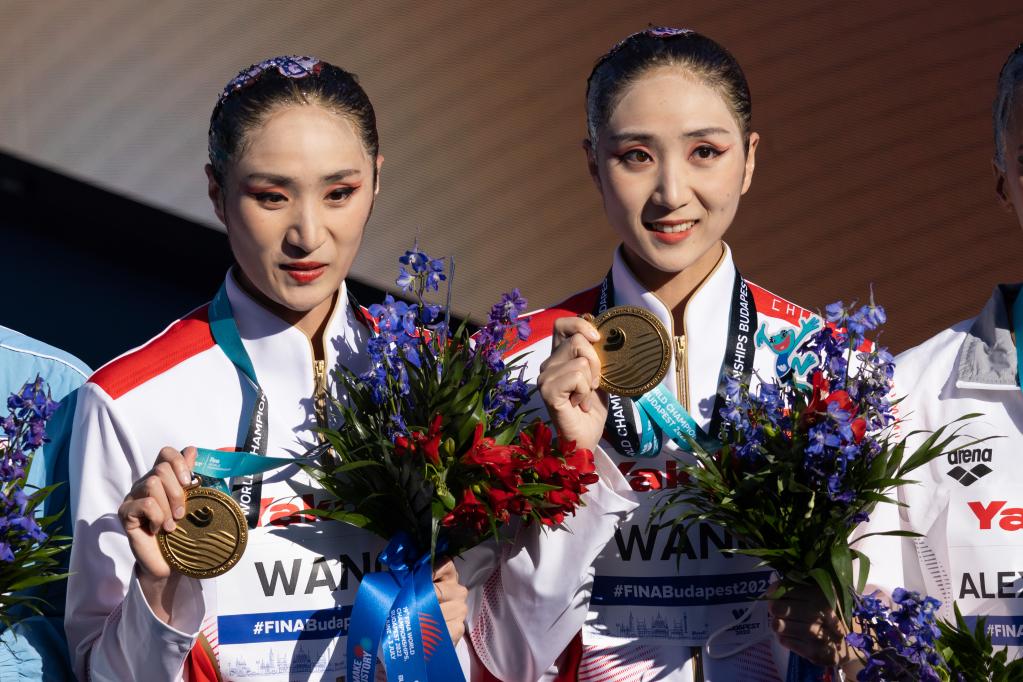 游泳世錦賽：花游姐妹王柳懿、王芊懿為中國隊奪得首金