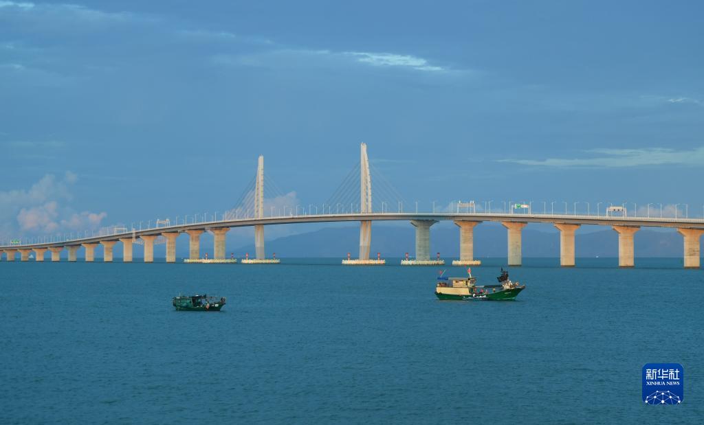 以習(xí)近平同志為核心的黨中央關(guān)心香港發(fā)展紀實