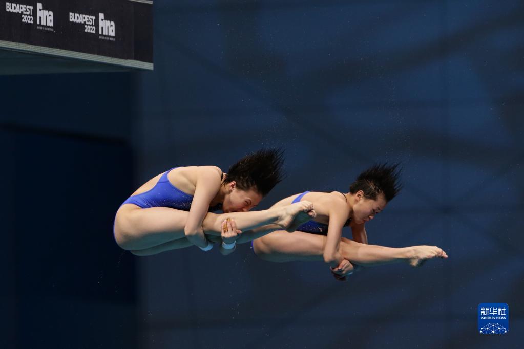 游泳世錦賽：全紅嬋、陳芋汐“互相帶飛” 女子雙人10米臺強勢奪冠