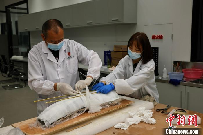 走進(jìn)三星堆“象牙修復(fù)突擊隊(duì)”：如何攻克世界性文保難題