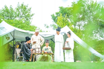 精品民宿、夜經(jīng)濟(jì)、露營……家門口的“深度游”更具吸引力