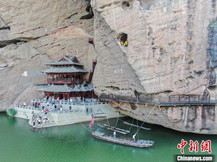 走進(jìn)江西龍虎山看神秘“懸棺”如何被安放？