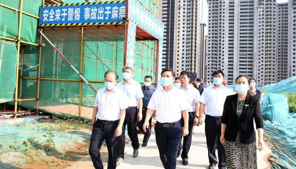 鮑常勇到市中心城區(qū)調研教育項目建設工作