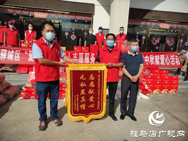 “好人”情暖兒童福利院 激發(fā)向善正能量