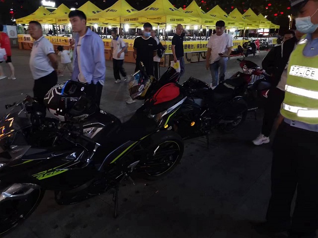 百日行動 | 駐馬店交警嚴查&ldquo;飆車炸街黨&rdquo; ！