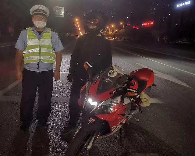 百日行動 | 駐馬店交警嚴查&ldquo;飆車炸街黨&rdquo; ！