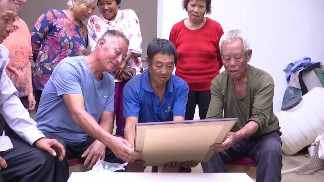 70多年后的這場“相見”，破防了……