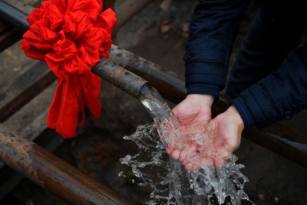 總書記掛念的“關鍵小事”丨讓農村人口喝上放心水