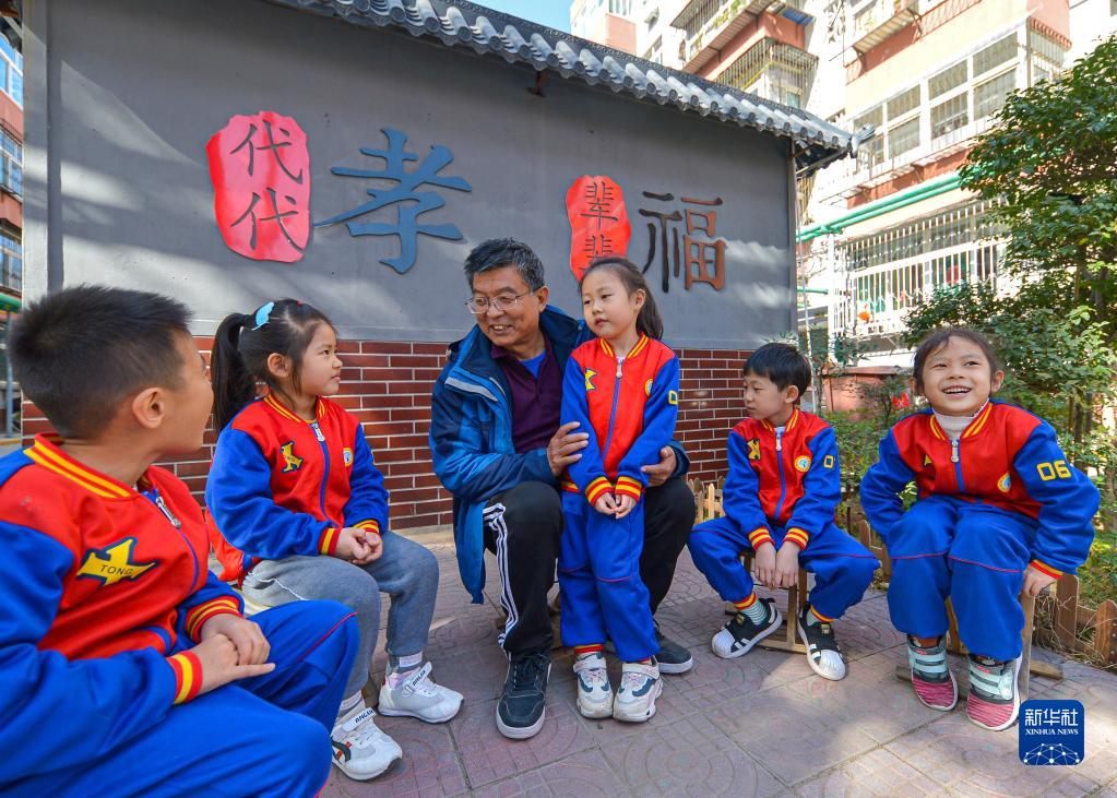 咬定青山不放松——黨的十九大以來以習(xí)近平同志為核心的黨中央貫徹執(zhí)行中央八項(xiàng)規(guī)定、推進(jìn)作風(fēng)建設(shè)綜述