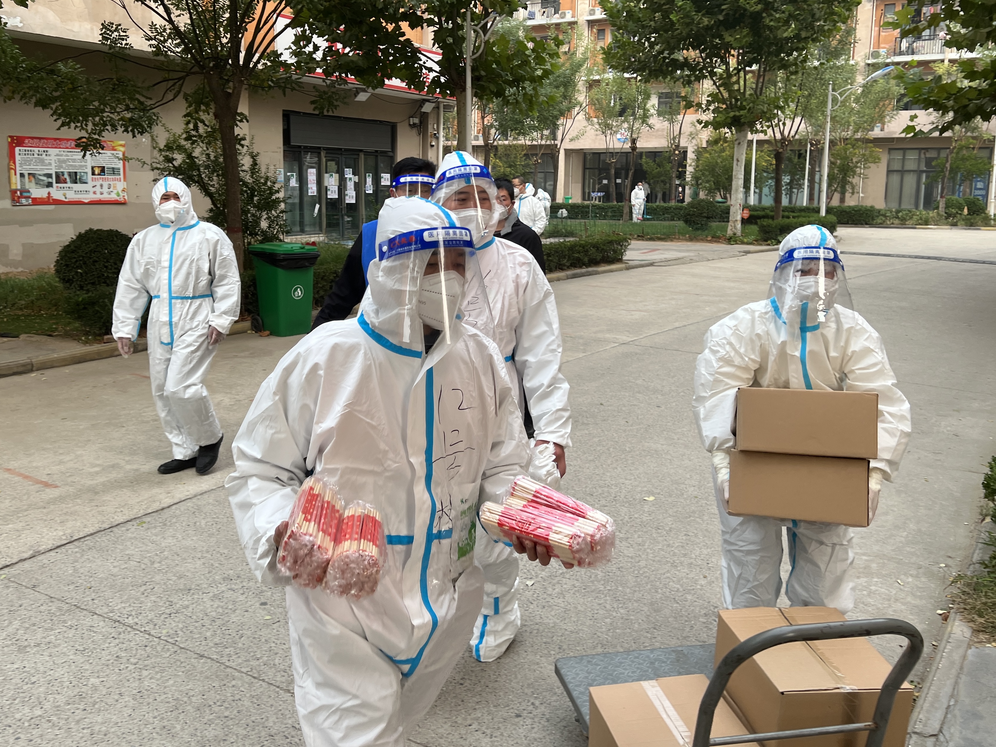 【直擊富士康一線】員工公寓的清晨，從一碗熱粥開始