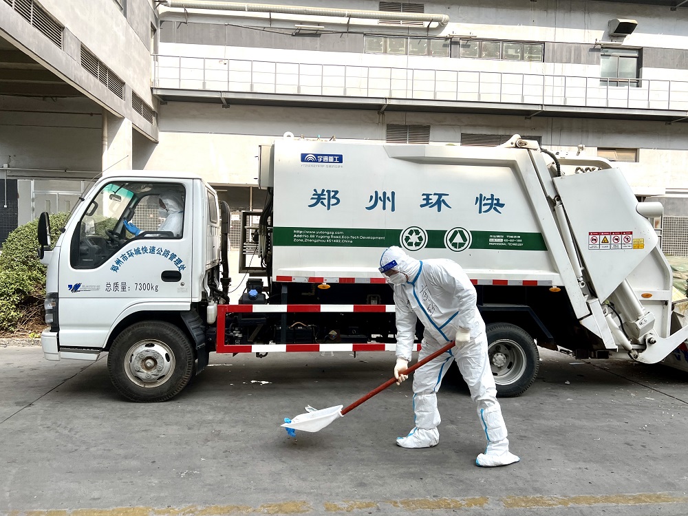 直擊鄭州富士康一線丨清潔衛(wèi)士來增援了，整潔的家在歸來