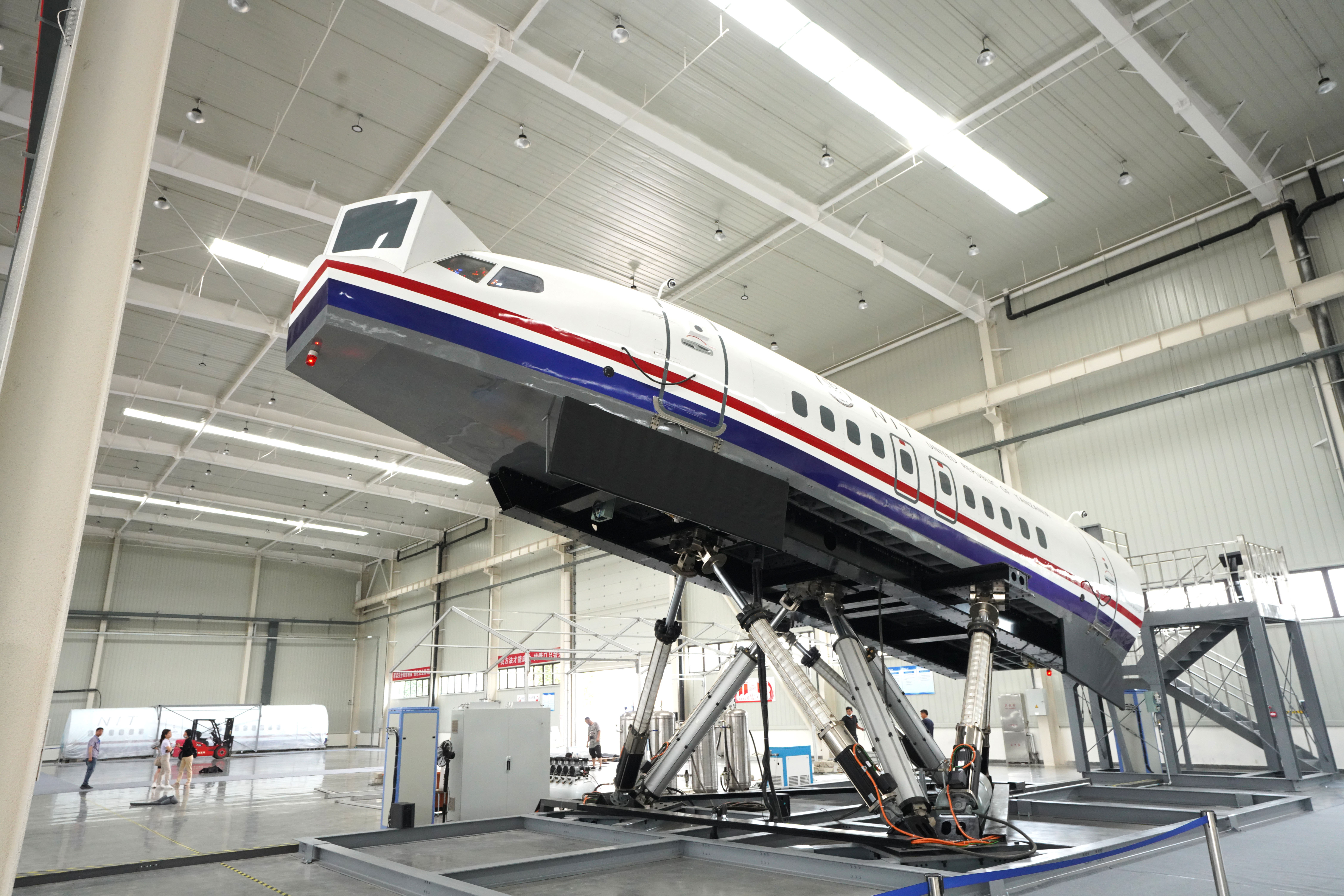 第5562班航班！鄭盧&ldquo;空中絲綢之路&rdquo;物暢其流