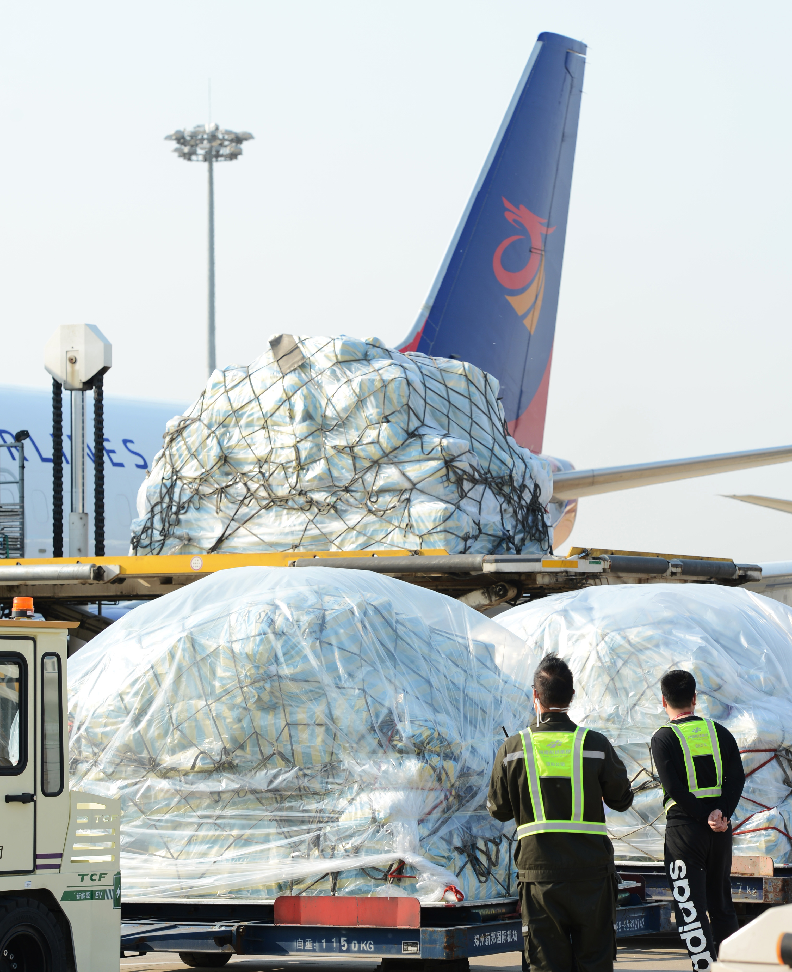 第5562班航班！鄭盧&ldquo;空中絲綢之路&rdquo;物暢其流