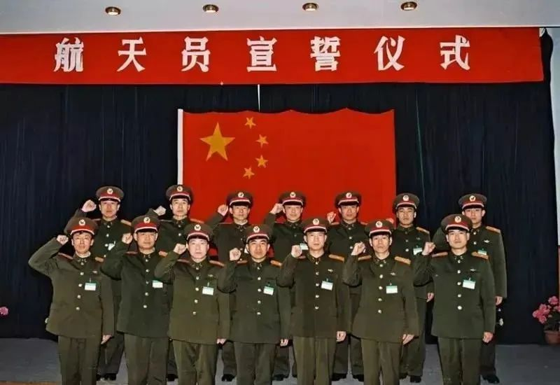 航天新征程 | 17 年前太空翻筋斗，他將再度“飛天”！