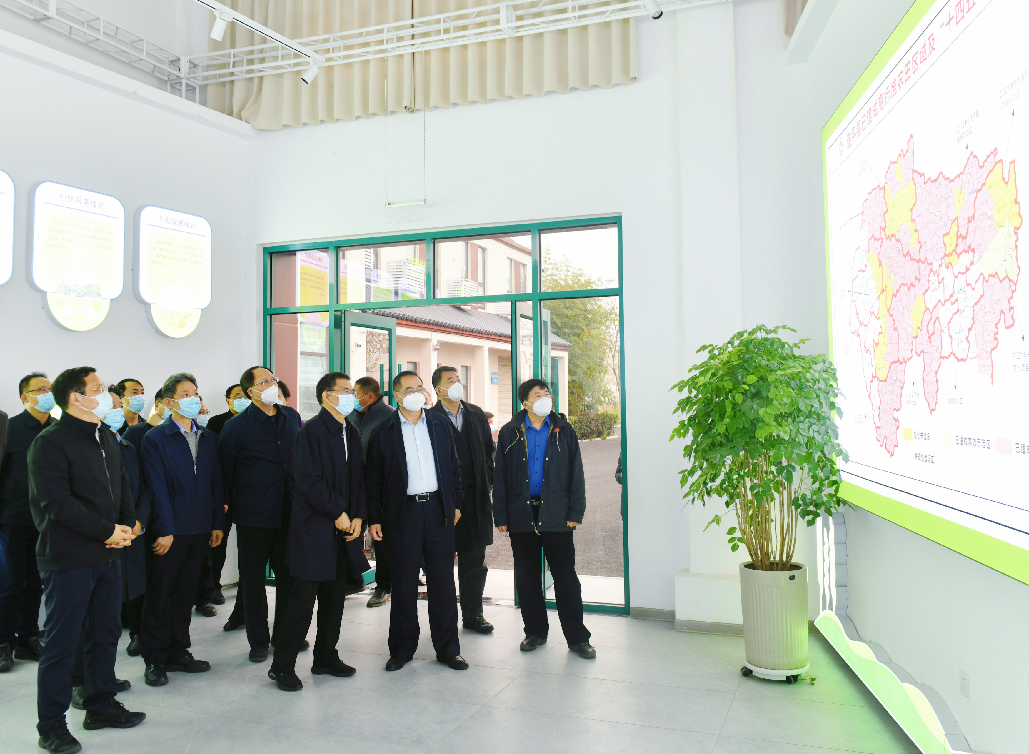 中國(guó)經(jīng)濟(jì)社會(huì)理事會(huì)調(diào)研組到駐馬店開展專題調(diào)研