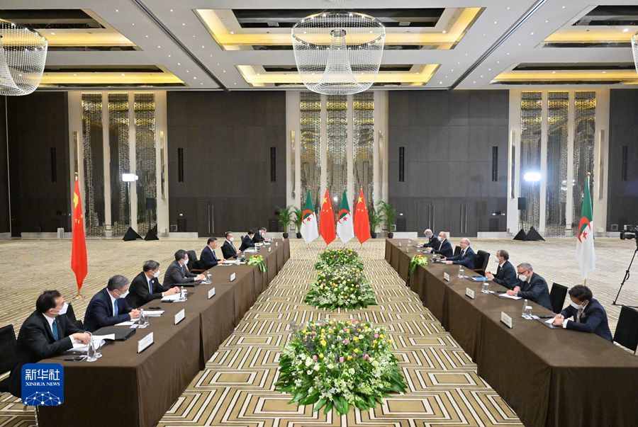 習(xí)近平會(huì)見(jiàn)阿爾及利亞總理阿卜杜拉赫曼