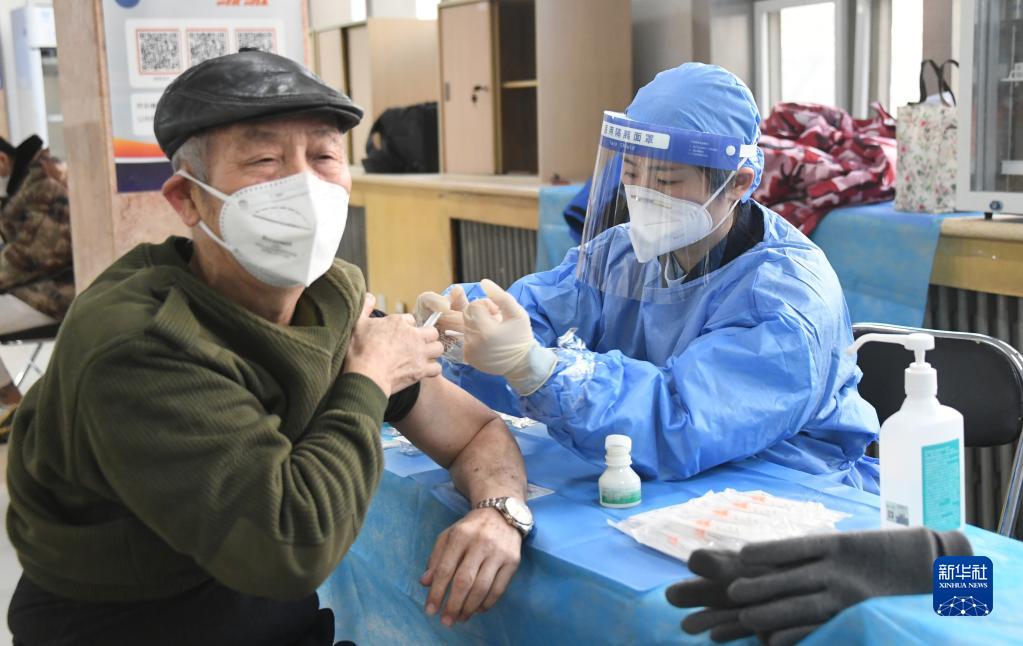四問老年人疫苗接種——來自疫情防控一線的調查報告