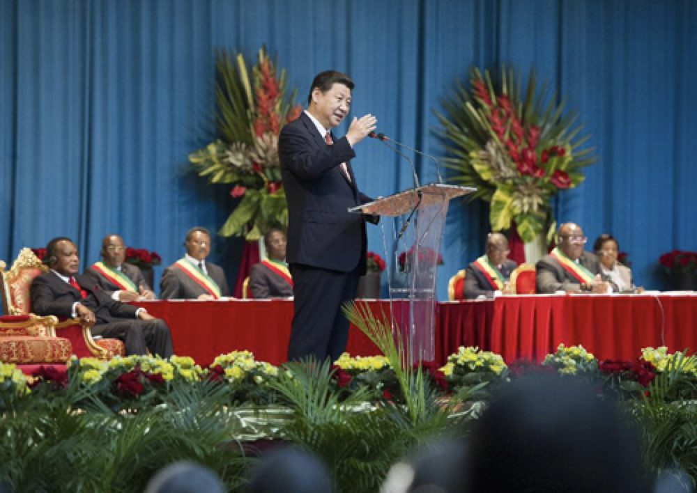 來自非洲的“馬尼奧克”，藏在薩蘇贈給習(xí)近平的油畫里