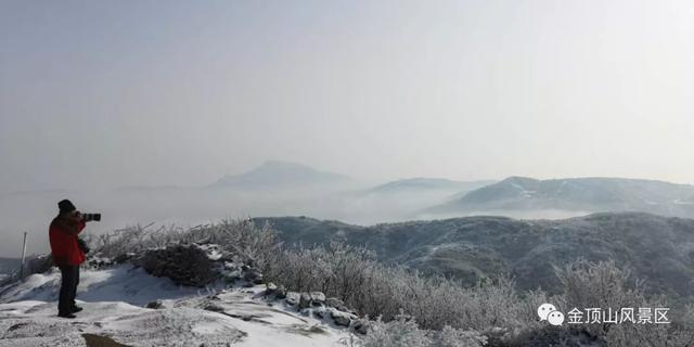 「金頂●冬雪」忽如一夜春風(fēng)來，千樹萬樹梨花開