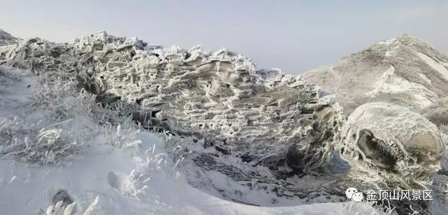 「金頂●冬雪」忽如一夜春風(fēng)來，千樹萬樹梨花開