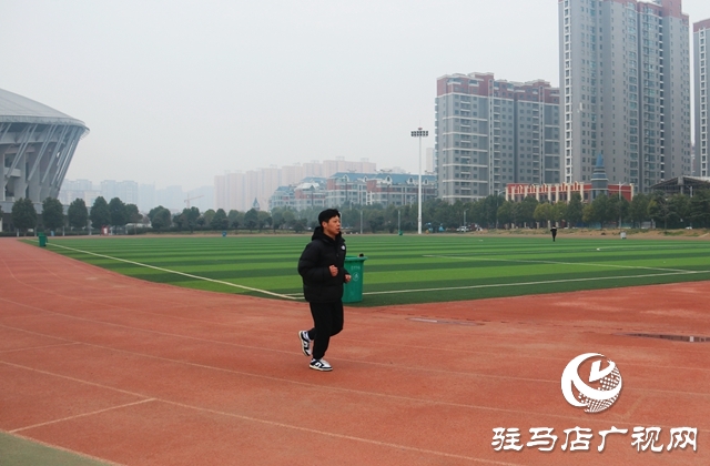 跑步、打球、 踢球…安排！駐馬店市體育場免費開放啦~