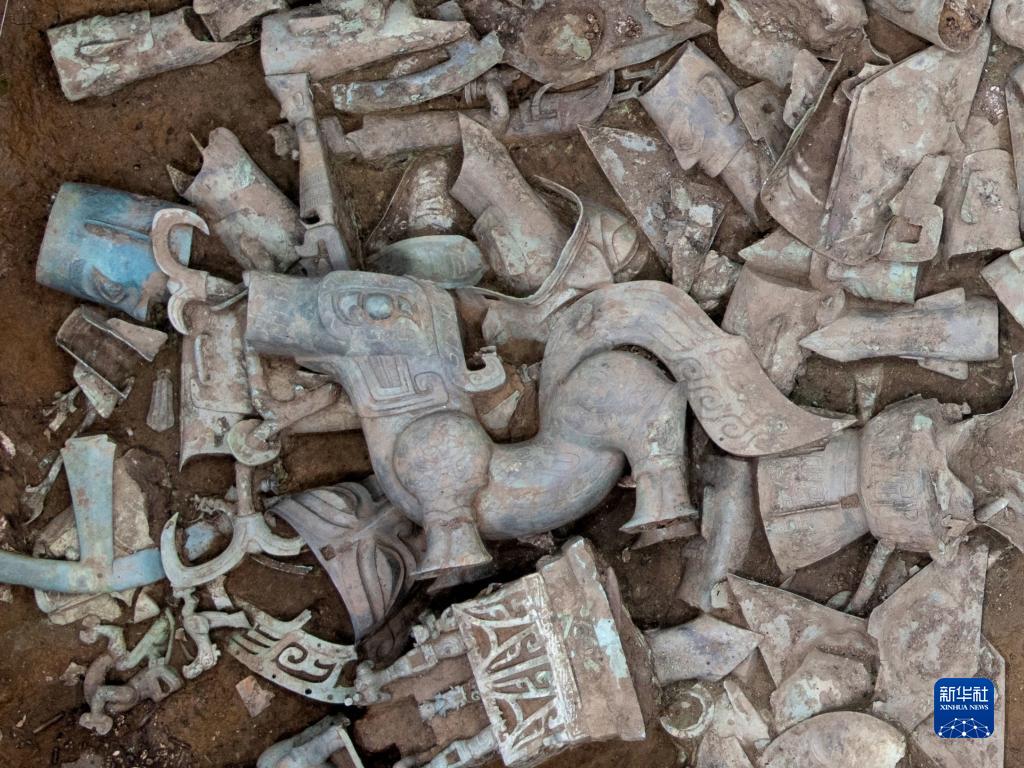 對(duì)上眼了！三星堆&ldquo;神人&rdquo;&ldquo;神獸&rdquo;成功&ldquo;跨坑&rdquo;合體