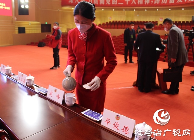  &ldquo;兩會&rdquo;花絮｜跟隨鏡頭去看看這些幕后的身影（組圖）