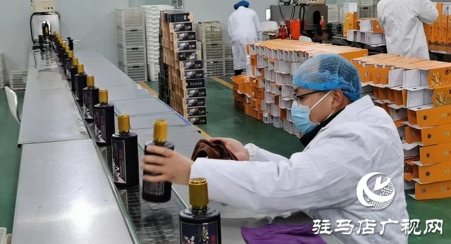 蔡洪坊酒業(yè):開足馬力忙生產(chǎn) 確保節(jié)日市場(chǎng)供應(yīng)